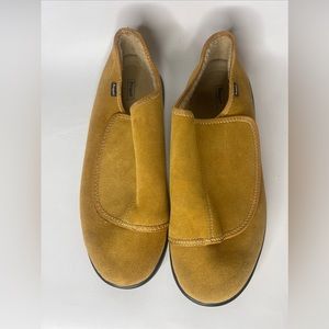 Propet Mens Slip on Sz 13 Suede Leather Tan Fleeced Line
